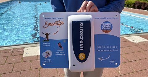 Deel opbrengst Swim to Fight Cancer voor zonnebrand dispensers