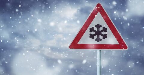 Het land is in rep en roer door de sneeuw en gladheid